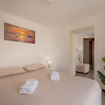View - Lakefront - Station 5', Wifi Apartment Lecco