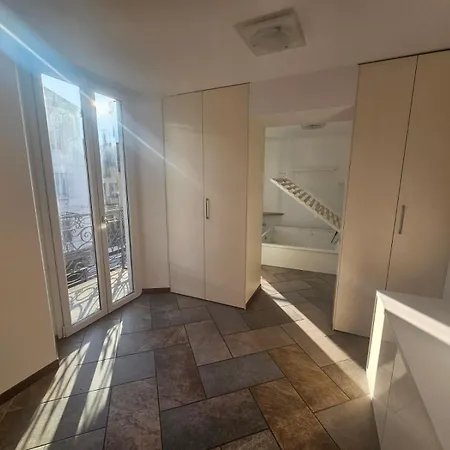 View - Lakefront - Station 5', Wifi