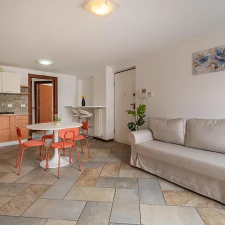 Appartamento View - Lakefront - Station 5', Wifi Lecco