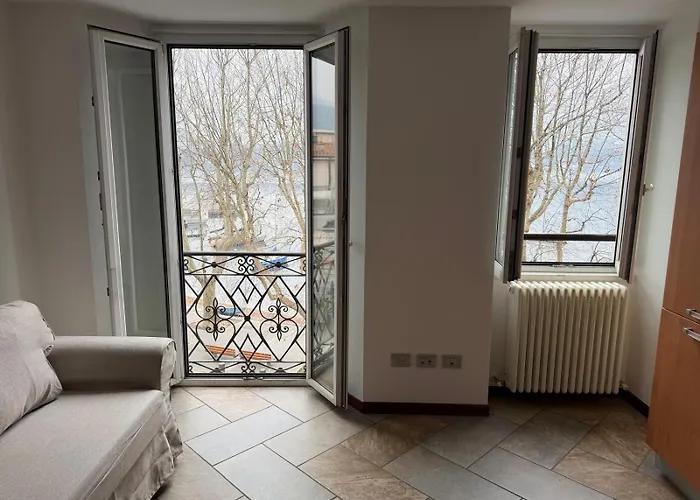 View - Lakefront - Station 5', Wifi Lecco